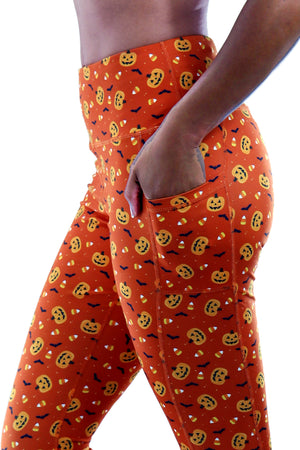 5204 - The Bend Perfect Pocket "Spooky Spandex" Legging
